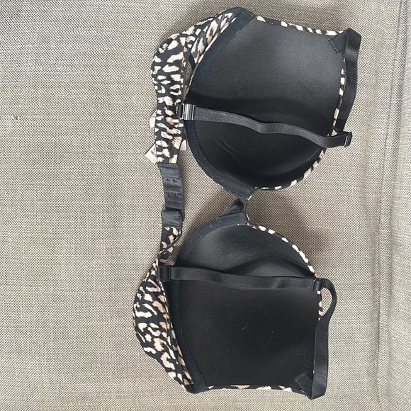 Victoria’s Secret push up bra - Picture 2 of 3